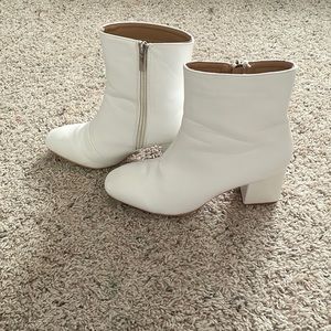 white chunky heel boohoo boots